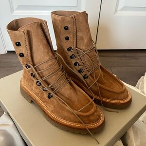 Legres, College Boot